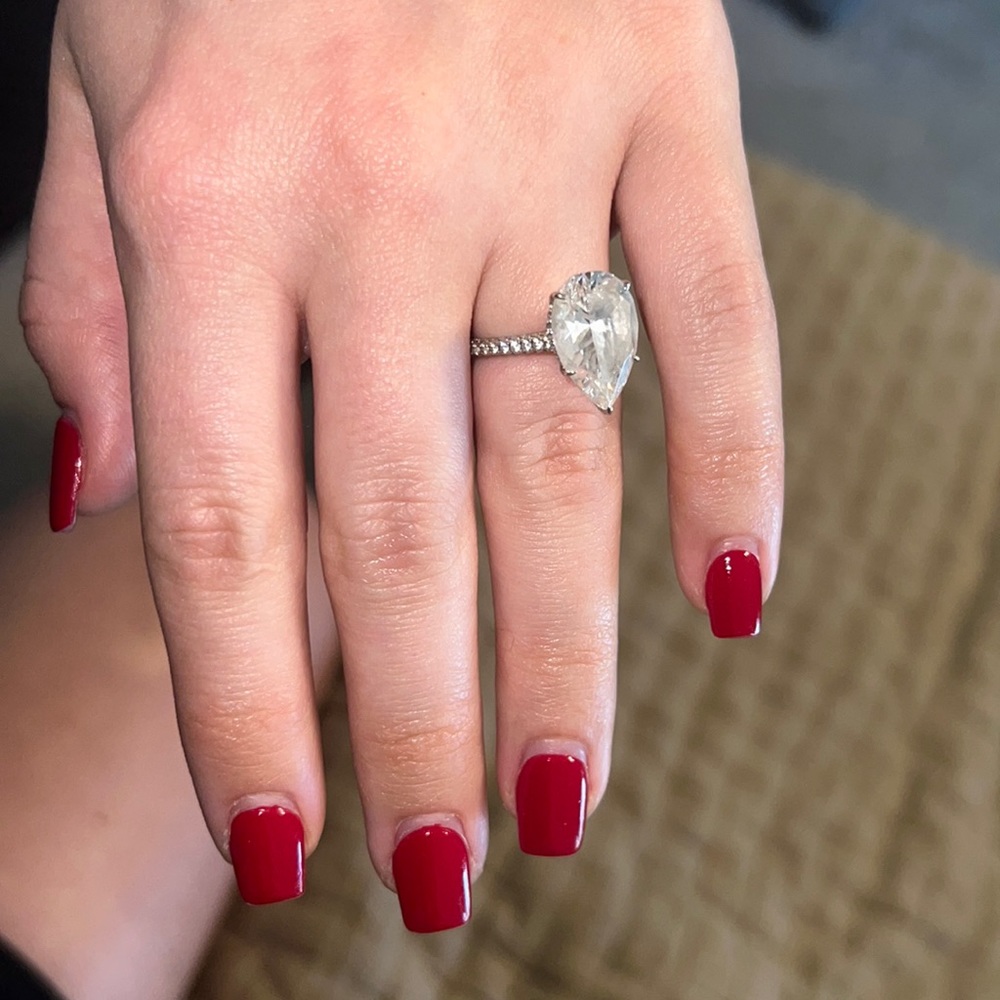 ✨Pear Shaped Wedding Ring✨